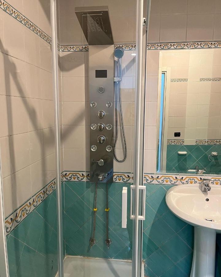 La Svolta Rooms Napoli Esterno foto