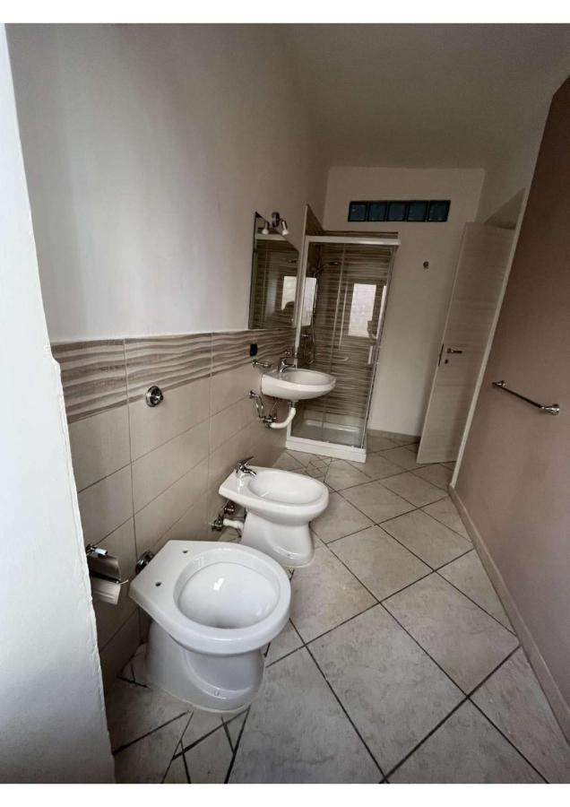 La Svolta Rooms Napoli Esterno foto