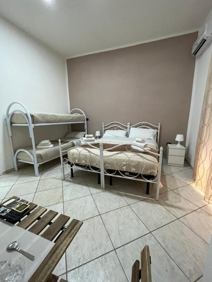 La Svolta Rooms Napoli Esterno foto