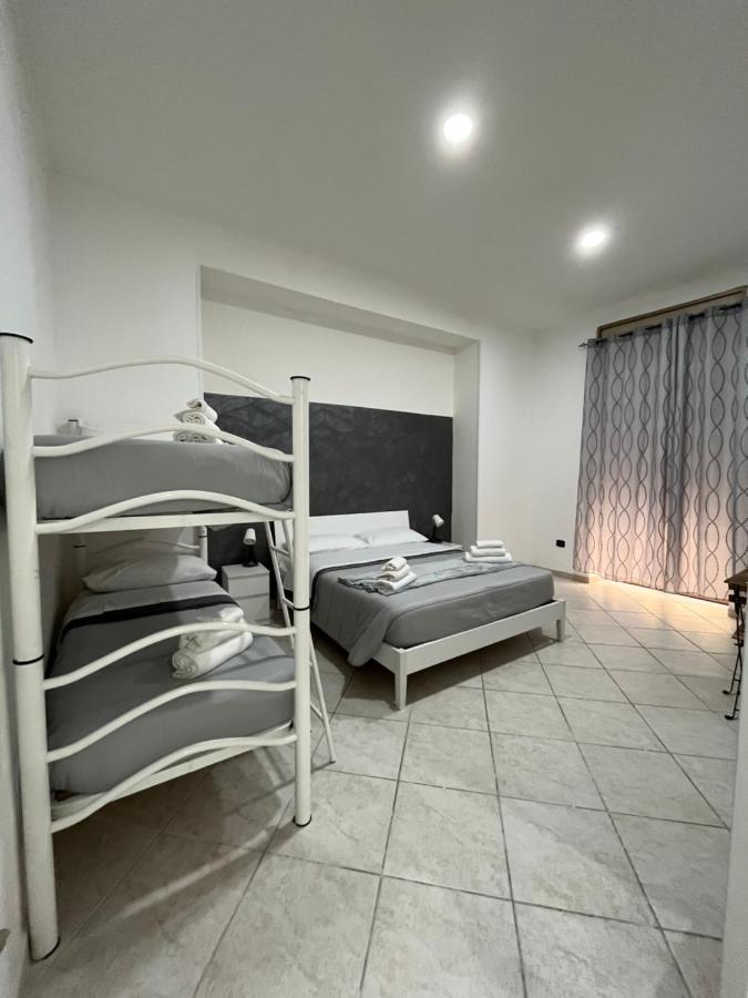 La Svolta Rooms Napoli Esterno foto